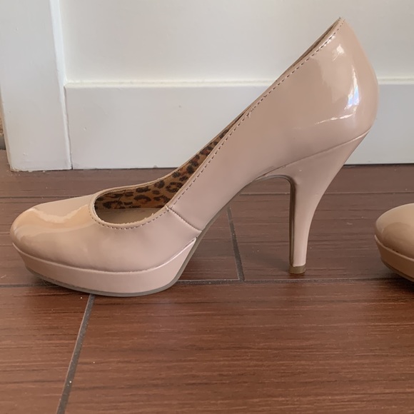 Nude heels size 9 - Picture 4 of 8